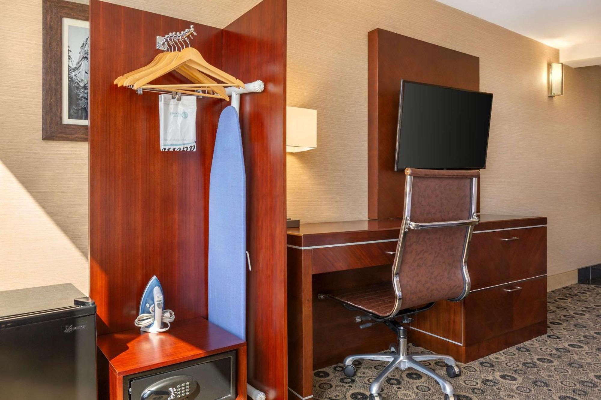 Radisson Hotel Southfield-Detroit מראה חיצוני תמונה